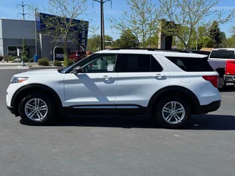 2022 Ford Explorer photo 4