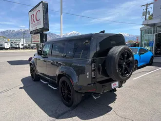 2023 Land Rover Defender photo 3