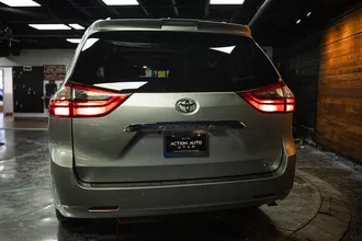 2020 TOYOTA SIENNA photo 6