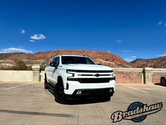 2020 Chevrolet Silverado 1500 photo 2