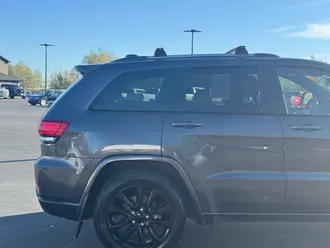 2018 Jeep Grand Cherokee photo 5