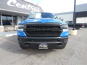 2023 RAM 1500 photo 2