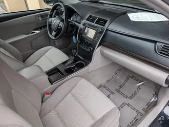 Camry LE 4