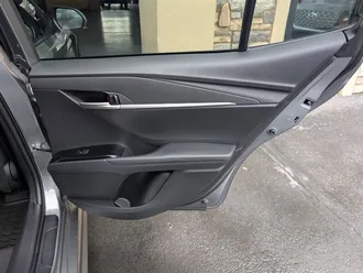 Camry SE Hybrid 28
