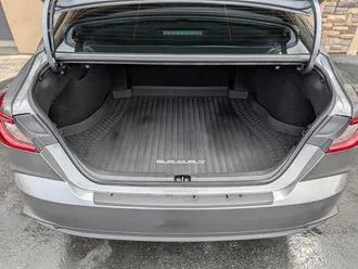 Camry SE Hybrid 31