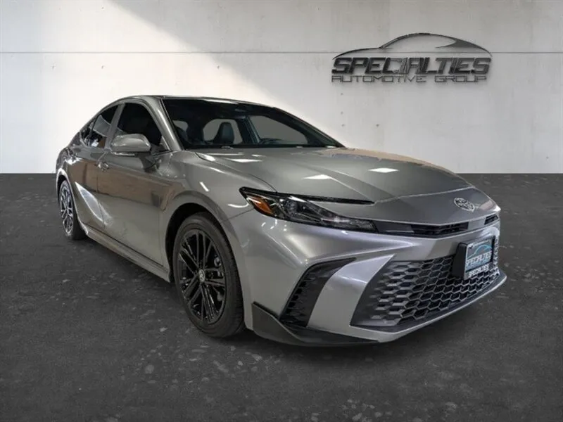 2025 Toyota Camry SE Hybrid SE Hybrid