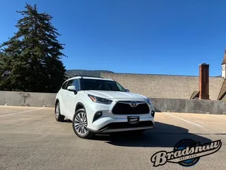 2023 Toyota Highlander photo 2