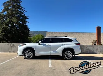 2023 Toyota Highlander photo 4