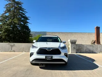 2023 Toyota Highlander photo 5