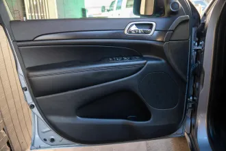 Grand Cherokee 18