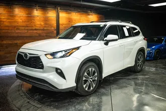 2022 TOYOTA HIGHLANDER photo 2