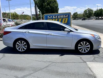 2013 Hyundai Sonata photo 2