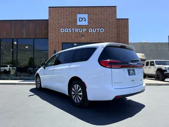 Pacifica Hybrid 5