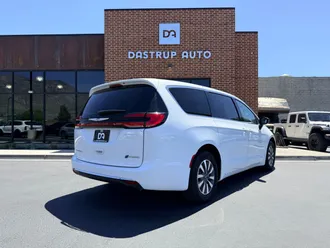 Pacifica Hybrid 7