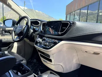 Pacifica Hybrid 12