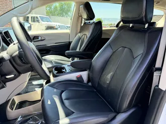 Pacifica Hybrid 16