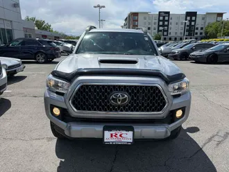2019 Toyota Tacoma 4WD photo 3