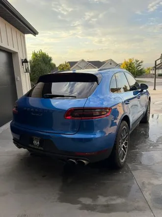 2017 Porsche Macan photo 3