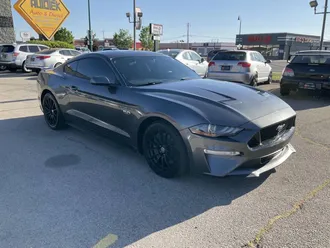2019 Ford Mustang photo 3