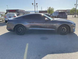 2019 Ford Mustang photo 4