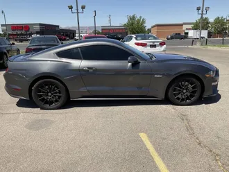 2019 Ford Mustang photo 4