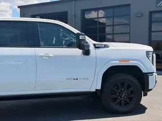 2025 GMC Sierra 3500HD photo 3