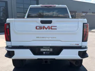 2025 GMC Sierra 3500HD photo 6