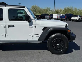 2021 Jeep Wrangler photo 4
