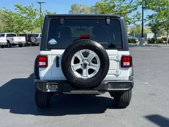 2021 Jeep Wrangler photo 7