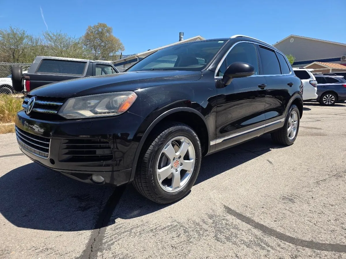 2012 Volkswagen Touareg 4dr TDI Sport w/Nav