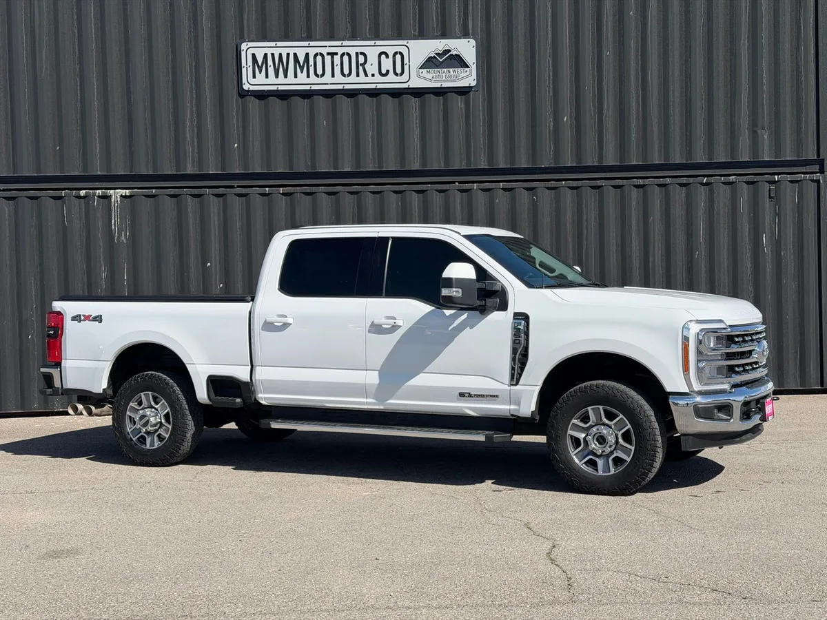 2023 Ford F-350SD Lariat