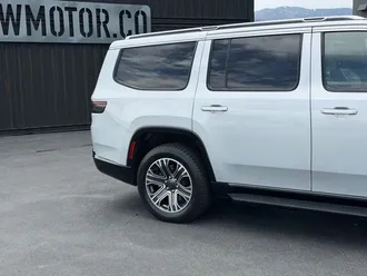 2024 Jeep Wagoneer photo 4