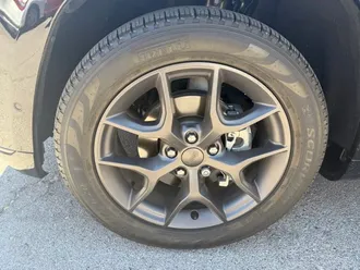 Grand Cherokee 9