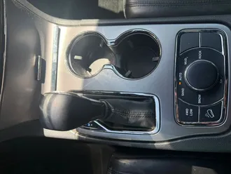 Grand Cherokee 29