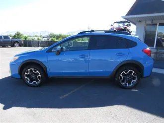 2017 SUBARU CROSSTREK photo 2
