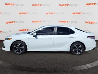 2019 Toyota Camry photo 2