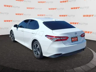 2019 Toyota Camry photo 3