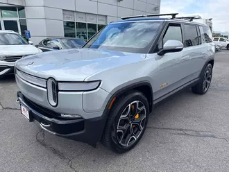 2022 Rivian R1S photo 2