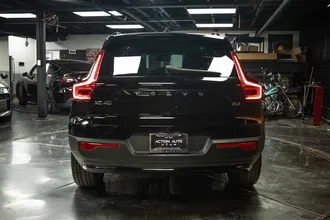 2023 VOLVO XC40 B4 photo 6