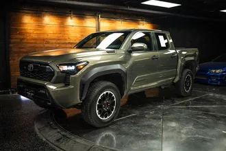 2024 TOYOTA TACOMA photo 2