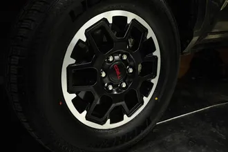 2024 TOYOTA TACOMA photo 3