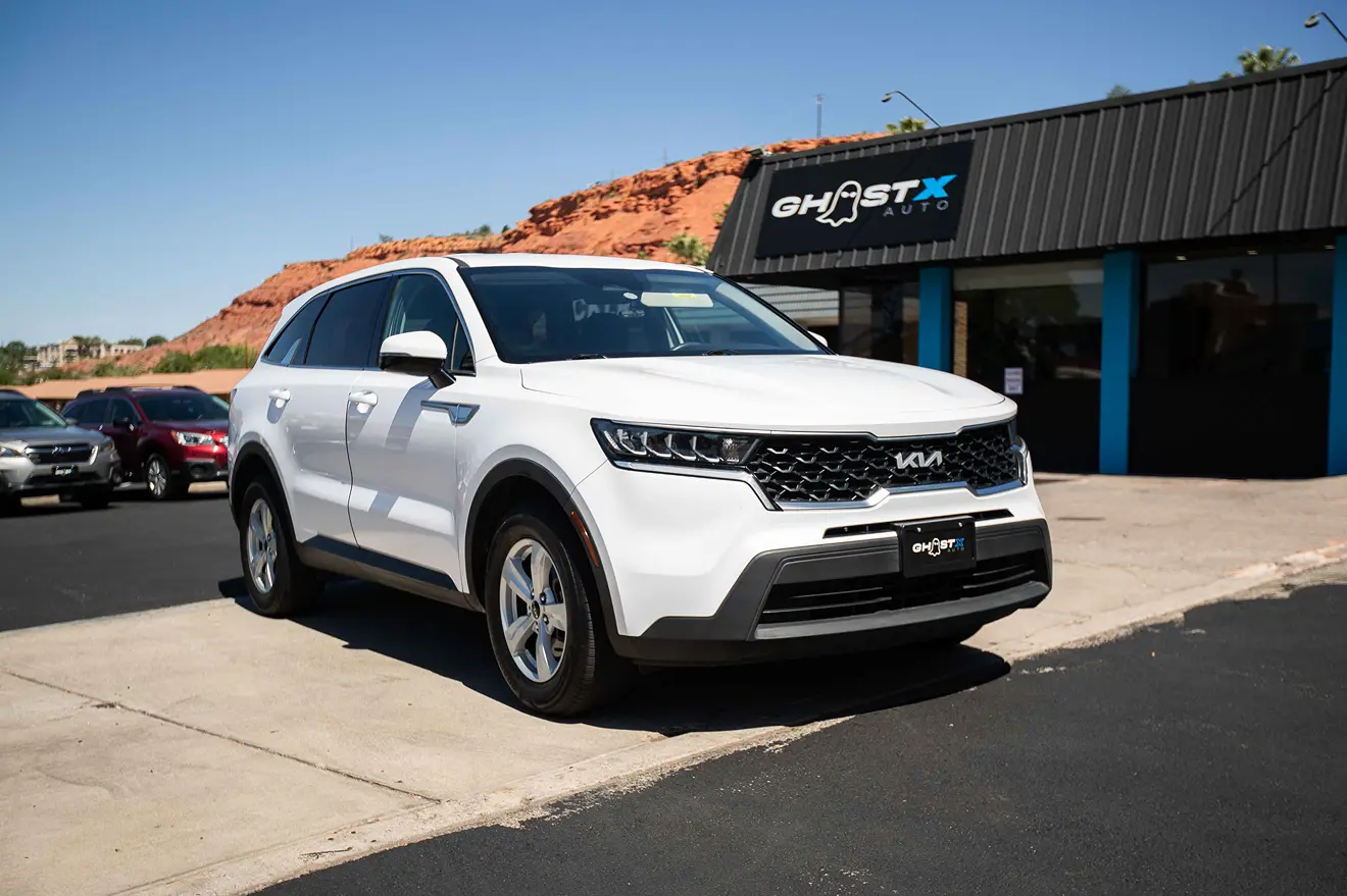 2023 Kia Sorento LX AT's photo