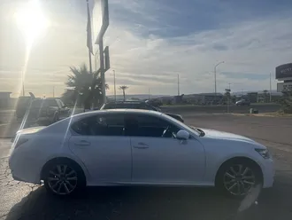 2015 Lexus GS photo 2