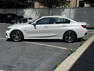 3 Series 330e xDrive 4