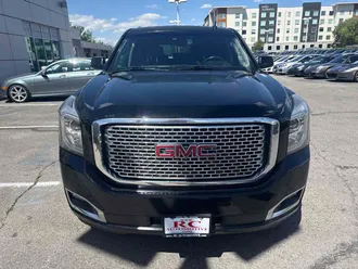 2017 GMC Yukon photo 3