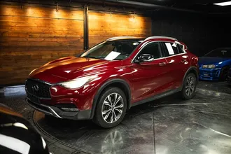 2018 INFINITI QX30 photo 2