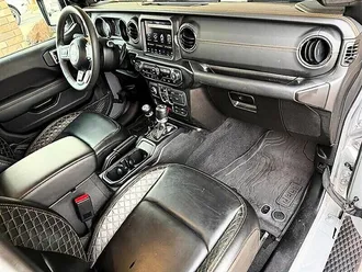2023 Jeep Wrangler High Altitude photo 7
