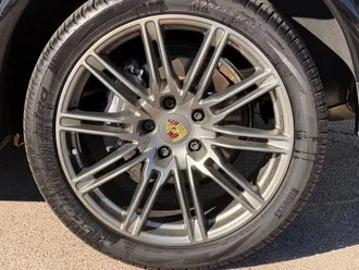Cayenne Platinum Edition 35