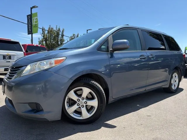 2017 Toyota Sienna LE