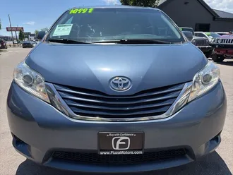 2017 Toyota Sienna photo 6